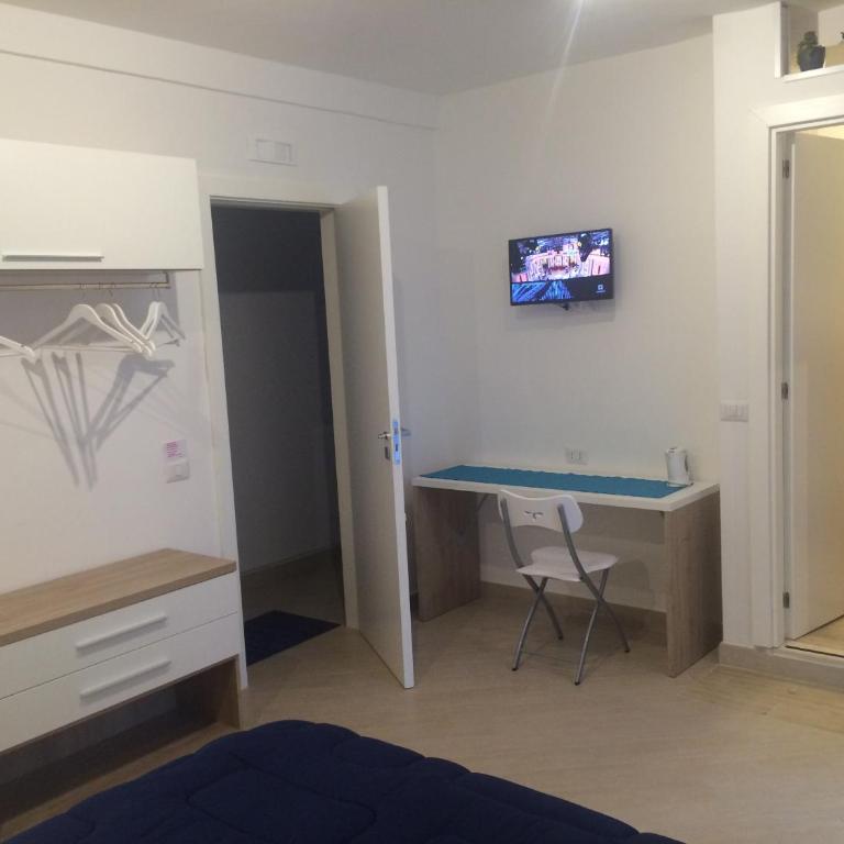 Base Napoli Mergellina - Camera Tripla Comfort con Balcone - 1