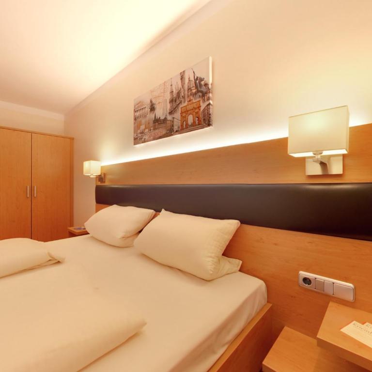 Hotel Kriemhild am Hirschgarten - Deluxe Suite mit Whirlpool-Badewanne - 2