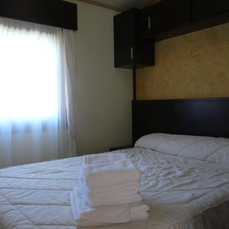 Complejo Turístico Bielsa Hotel y camping - Bungalow de 2 dormitorios - 4