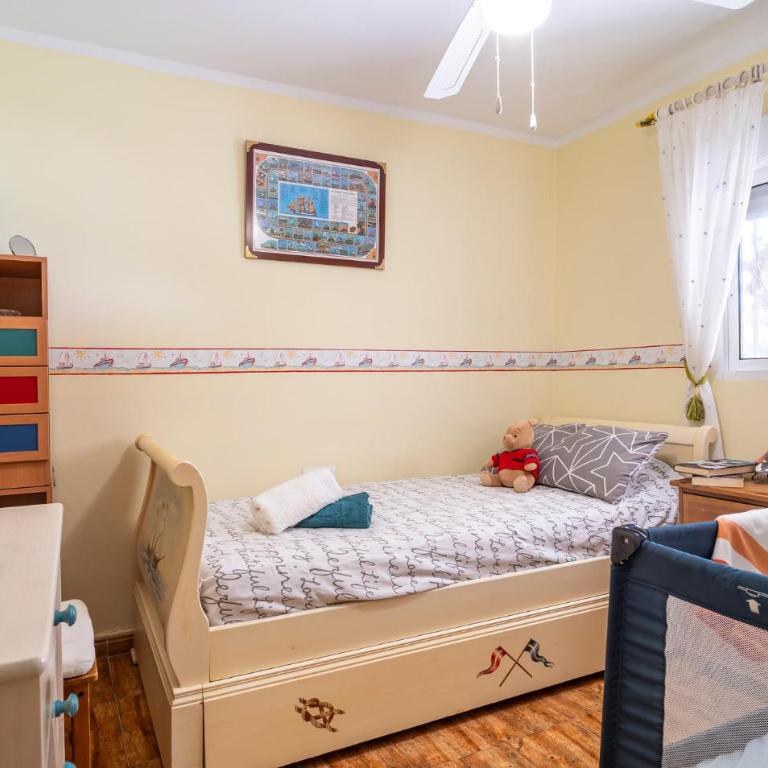 Pet Friendly Home In Chiclana De La Fronter - Casa de vacaciones de 5 dormitorios - 8