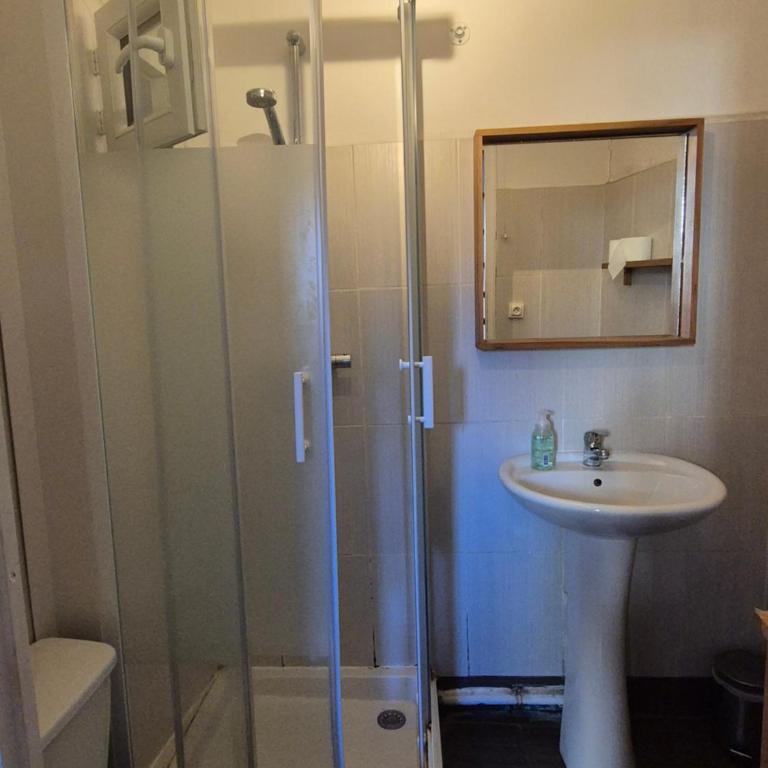 Plein coeur du Panier avec terrasse 2 à 4 personnes arrivée avant 19h - Appartement 1 Chambre - 13