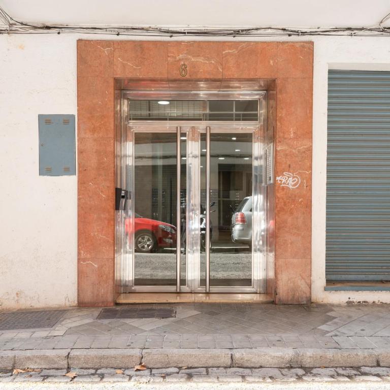 Confort en el Centro de Granada Ubicación Ideal - Three-Bedroom Apartment - 2