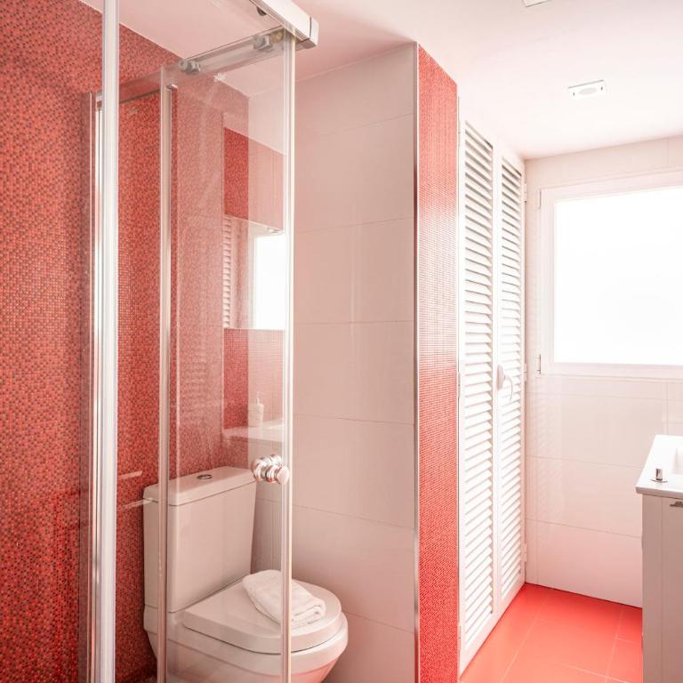 Confort en el Centro de Granada Ubicación Ideal - Three-Bedroom Apartment - 24