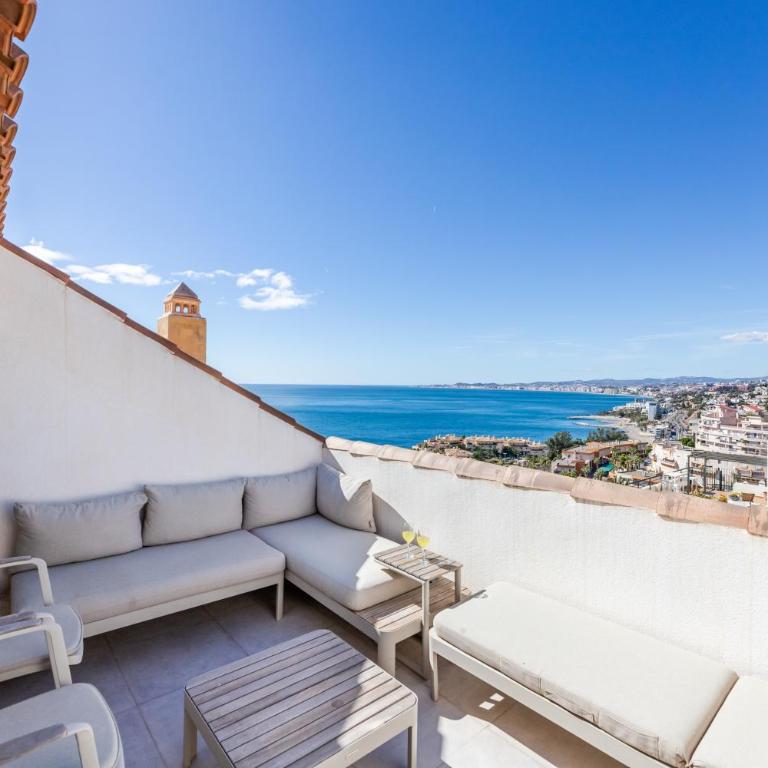 Stylish 4BD Apt with pool access & nearby beach - Apartamento - 1