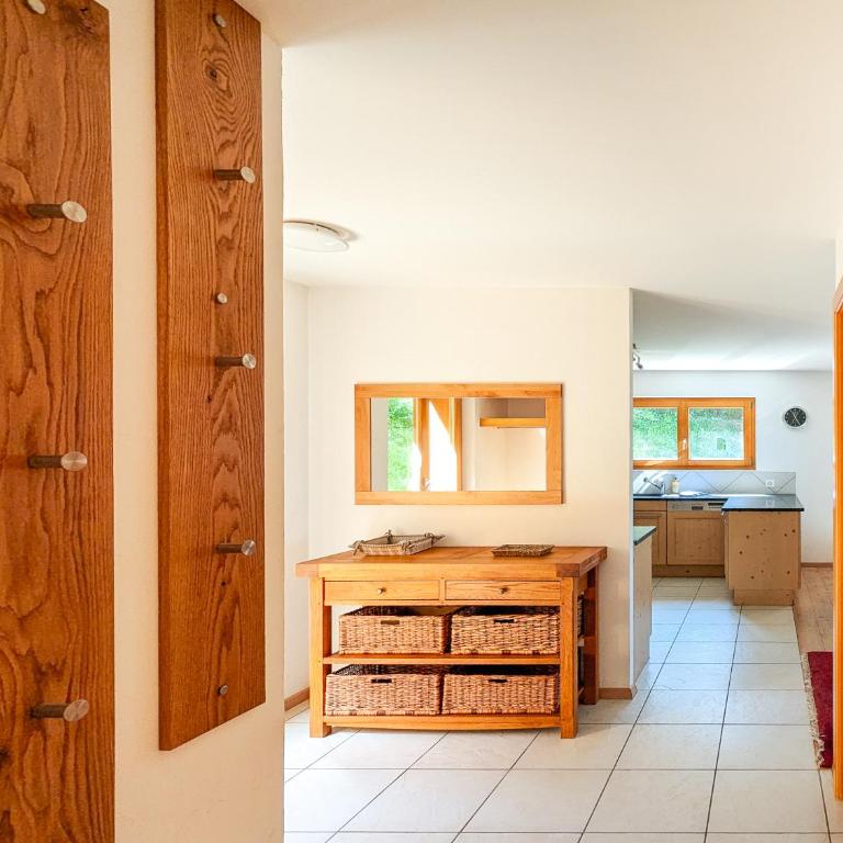 Paisible apt cheminée, terrasse, jardin, vue époustouflante - Apartment mit 3 Schlafzimmern und Bergblick - 4