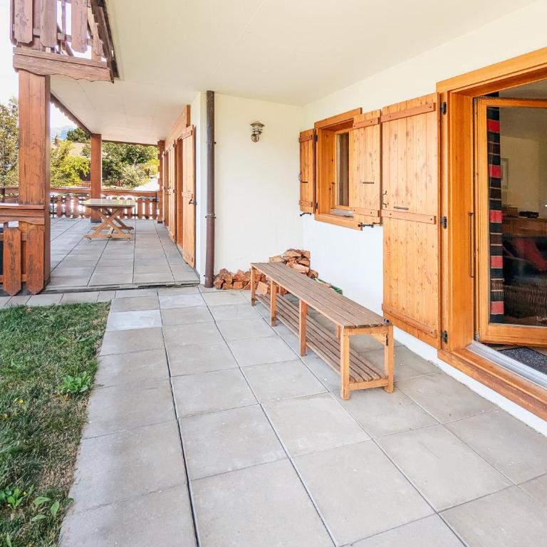 Paisible apt cheminée, terrasse, jardin, vue époustouflante - Apartment mit 3 Schlafzimmern und Bergblick - 10