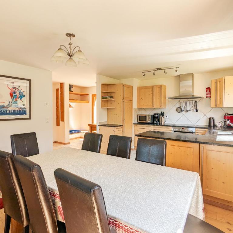 Paisible apt cheminée, terrasse, jardin, vue époustouflante - Apartment mit 3 Schlafzimmern und Bergblick - 24