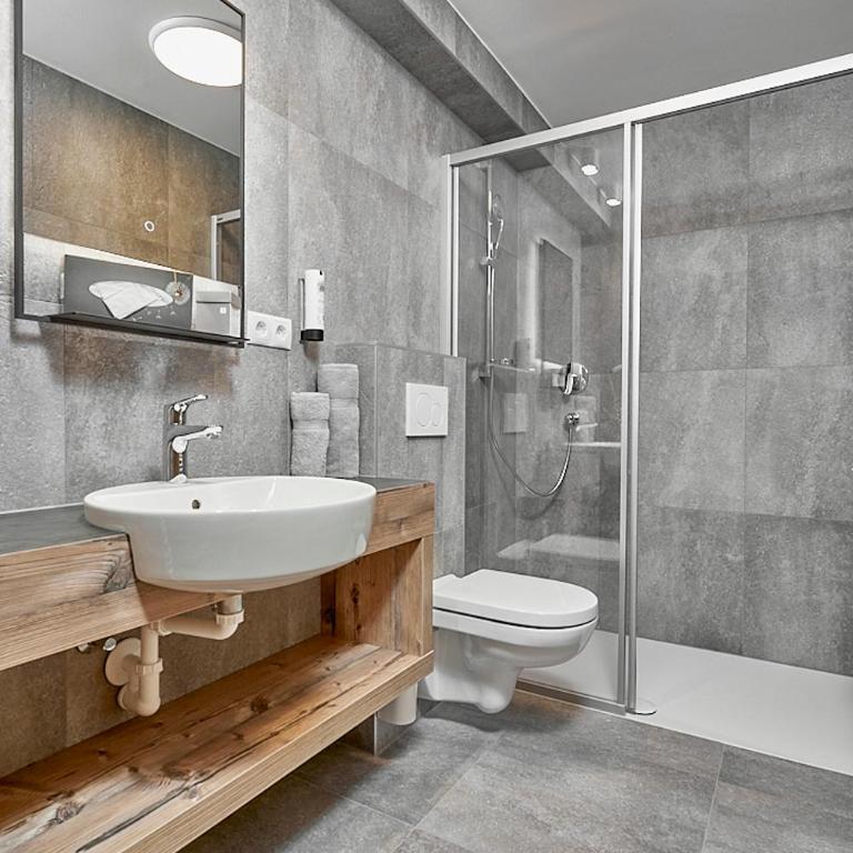 Heiners - Standard Double Room - 13