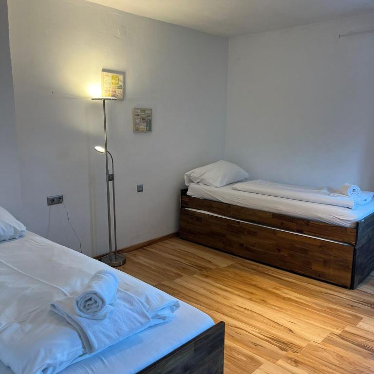 Traditional Apartments Salzburg - Apartment mit Dusche - 20
