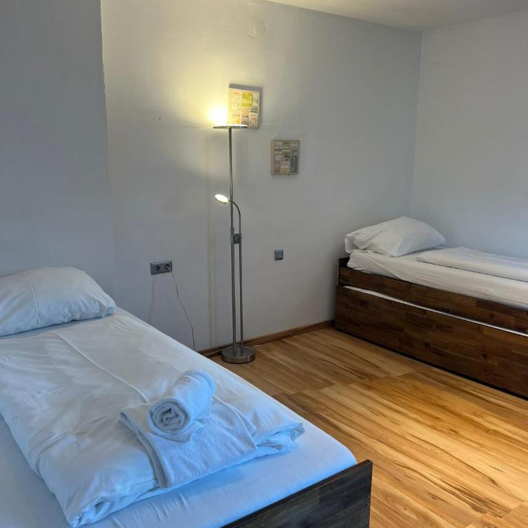 Traditional Apartments Salzburg - Apartment mit Dusche - 13