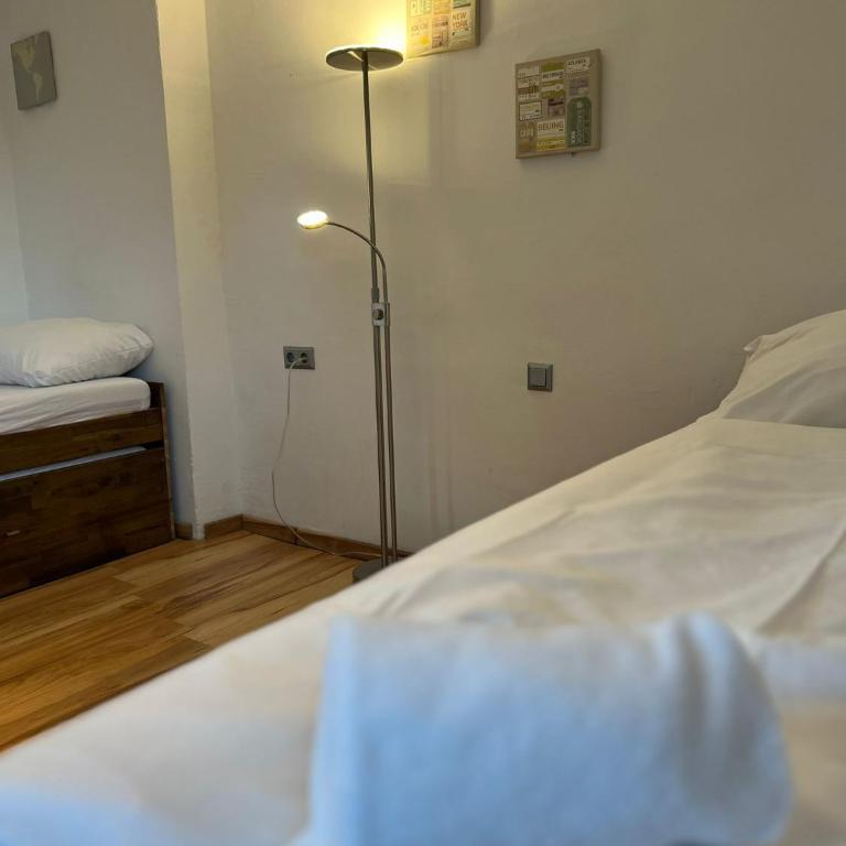 Traditional Apartments Salzburg - Apartment mit Dusche - 10