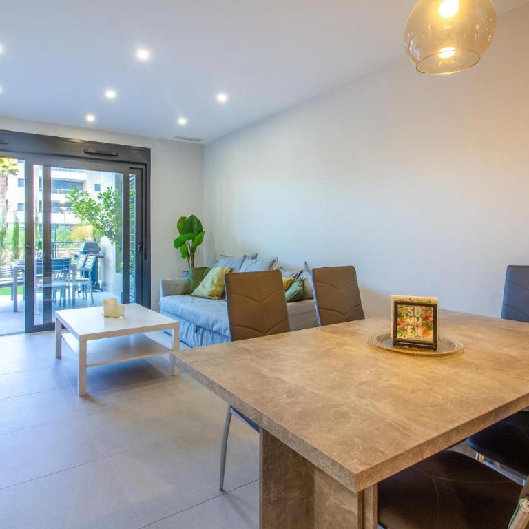 Gorgeous Apartment In Orihuela - Apartamento de 2 dormitorios - 1