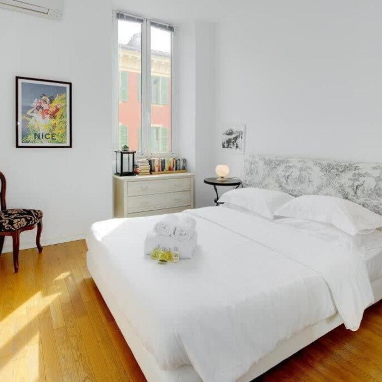 Rue Fodere location Port area - Appartement - 10