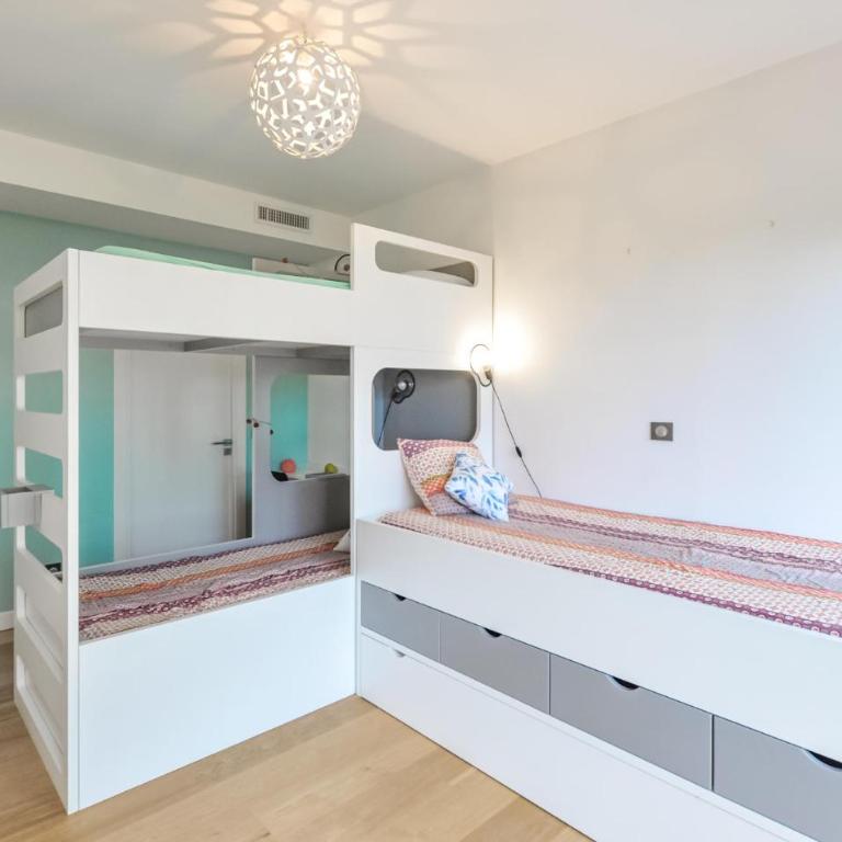 3 Bedroom Gorgeous Apartment In Vallauris - Appartement 3 Chambres - 16
