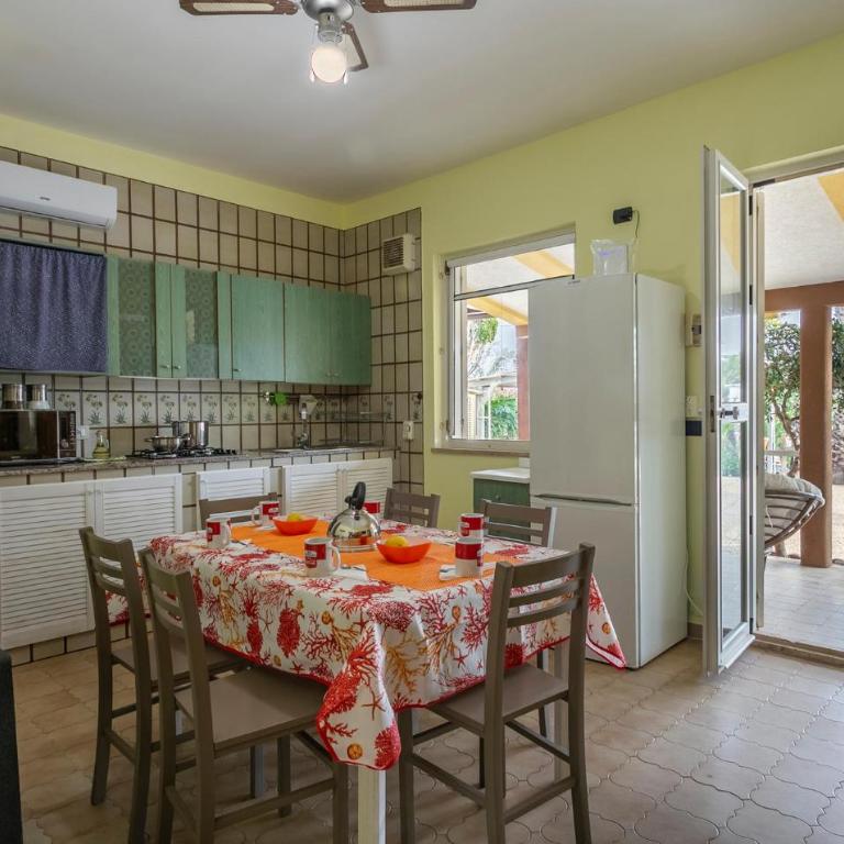 Villa Sarino - Casa Vacanze con 3 Camere da Letto - 1