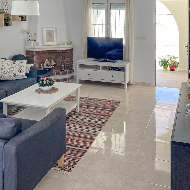 Amazing Home In El Chaparral With Wifi - Casa de 4 dormitorios - 1