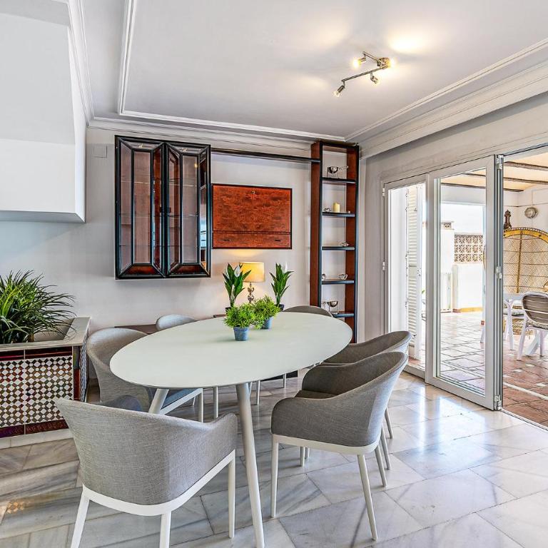 Gorgeous Home In La Herradura - Six-Bedroom Holiday Home - 4