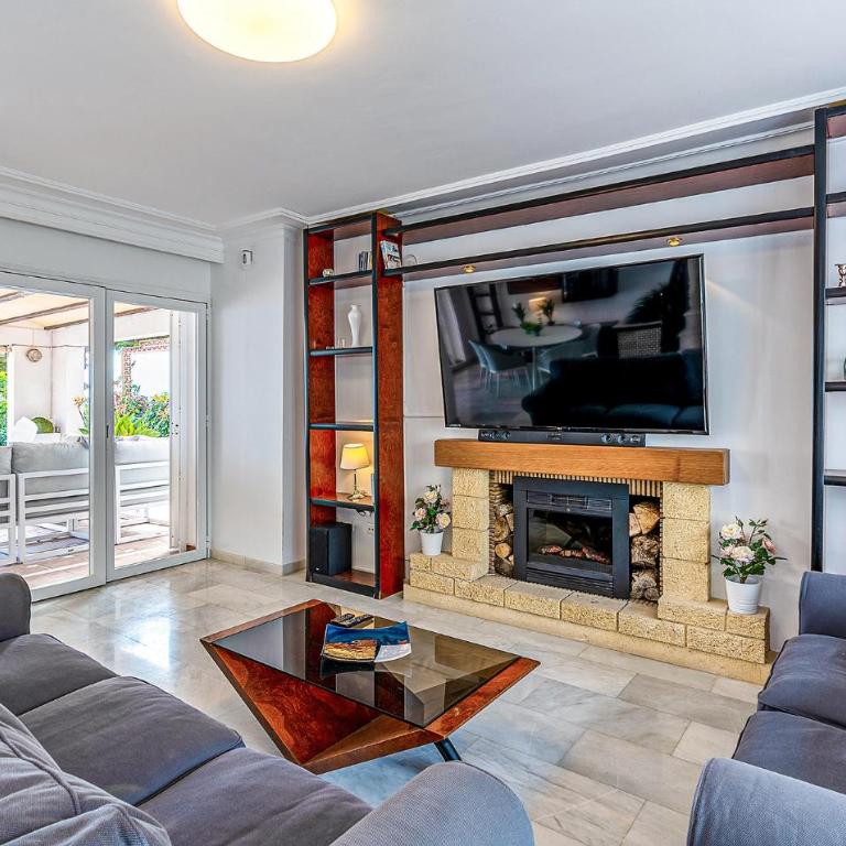 Gorgeous Home In La Herradura - Six-Bedroom Holiday Home - 8