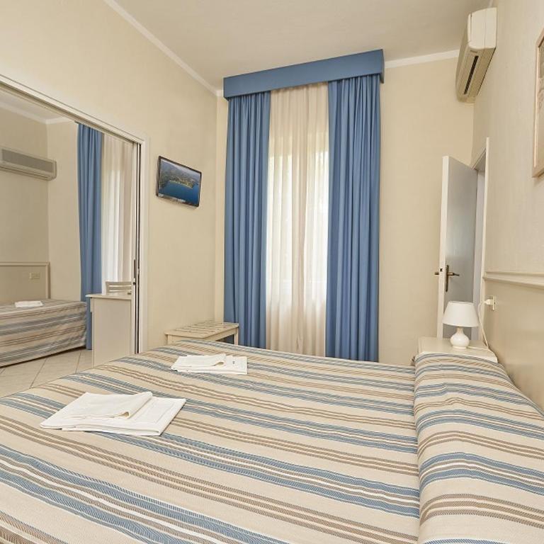 Hotel Villa Rodriguez - Camera Quadrupla Classic - 2