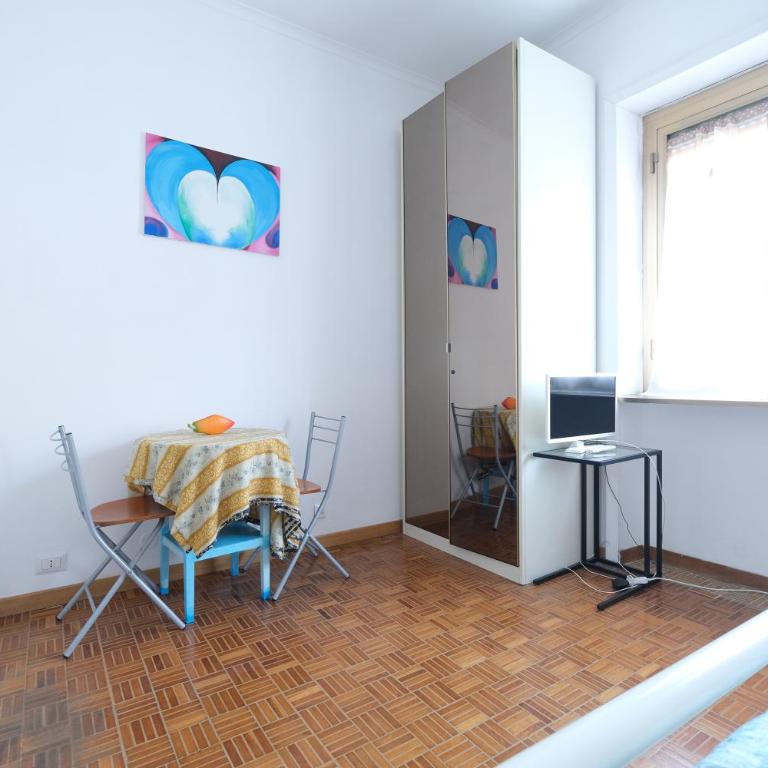 Guest House Piazza Tarquinia - Camera Matrimoniale con Bagno Privato - 4