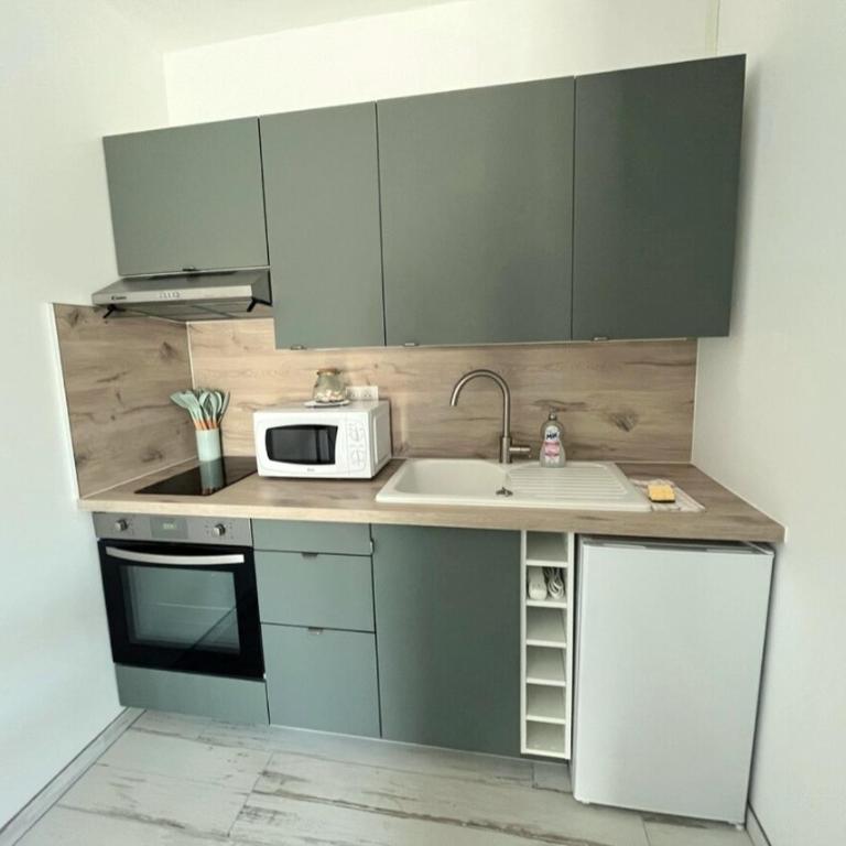 Maison Basalte - Studio with Terrace - 4