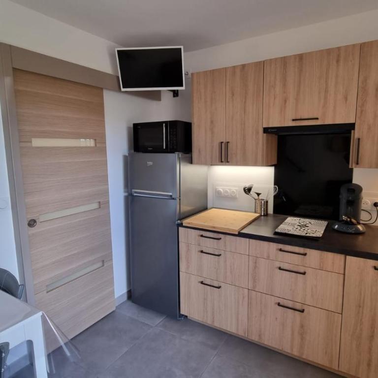 Appartement T2, terrasse, piscine, clim, proche plage - Appartement 2 Chambres - 19