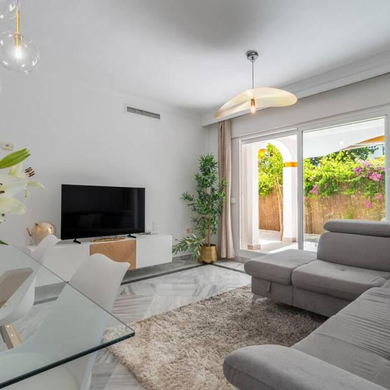 Luxury 3BR Puerto Banus, Pool, Garden, Walk to Marina & Beach - Apartamento de 3 dormitorios - 2