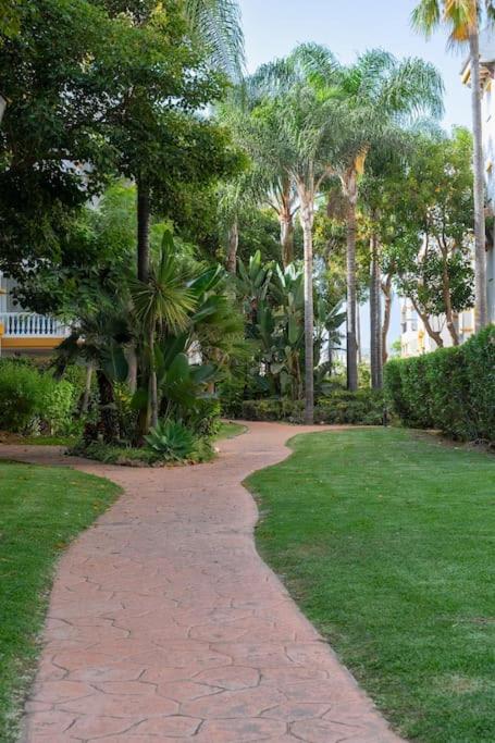 Luxury 3BR Puerto Banus, Pool, Garden, Walk to Marina & Beach - Apartamento de 3 dormitorios - 18