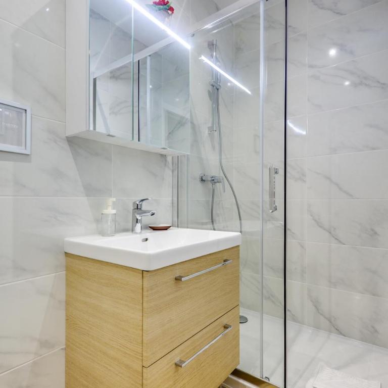 Center of Paris l Fully equipped and Cozy - One-Bedroom Apartment - 15