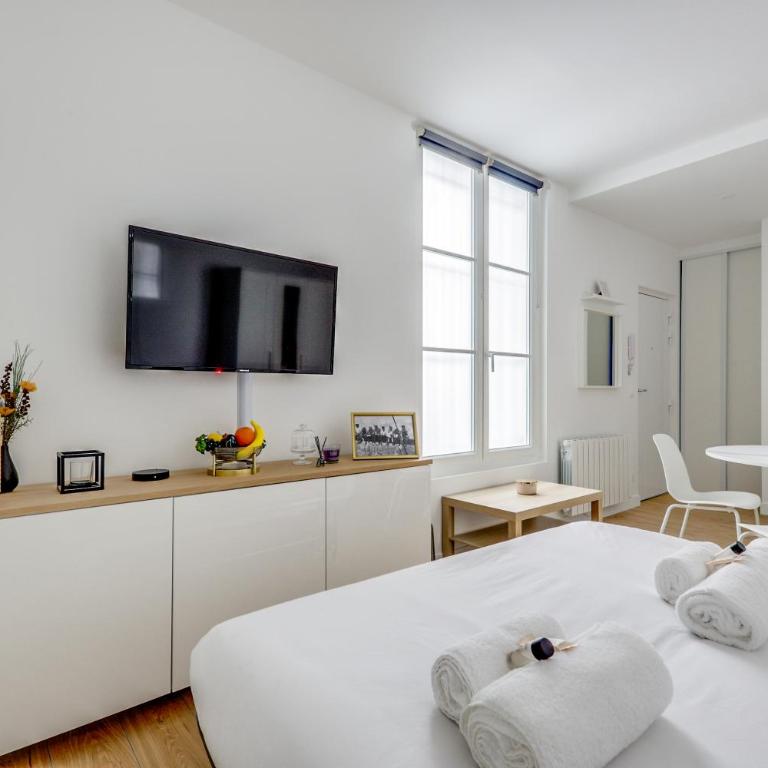 Center of Paris l Fully equipped and Cozy - One-Bedroom Apartment - 10