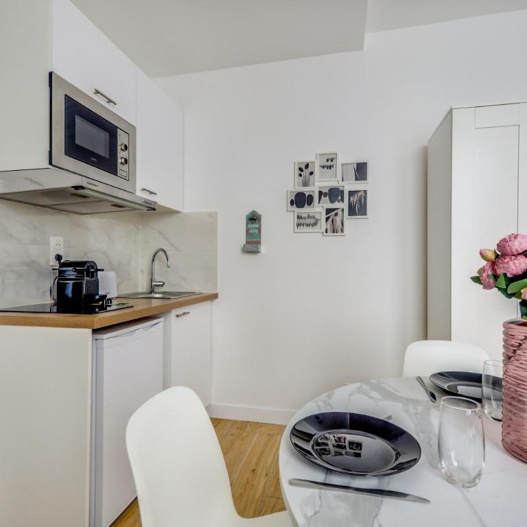 Center of Paris l Fully equipped and Cozy - One-Bedroom Apartment - 14