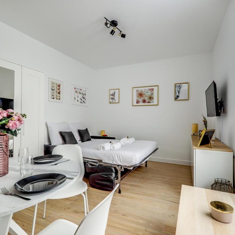 Center of Paris l Fully equipped and Cozy - One-Bedroom Apartment - 12