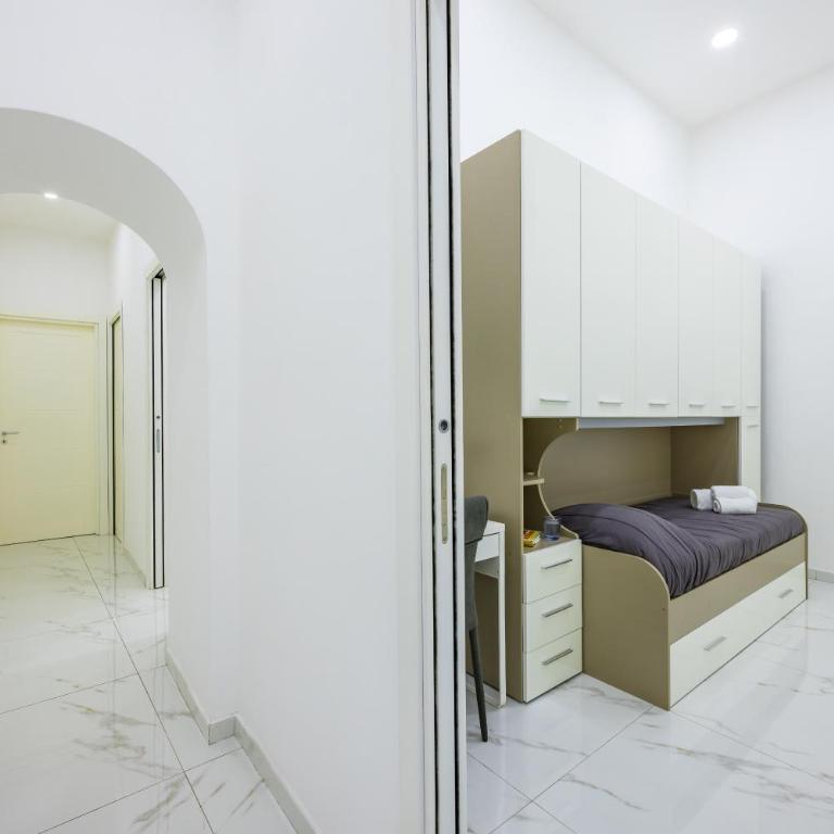 Marcellino Comfort House by NapoliApartments - Three-Bedroom Premium Apartment - 14