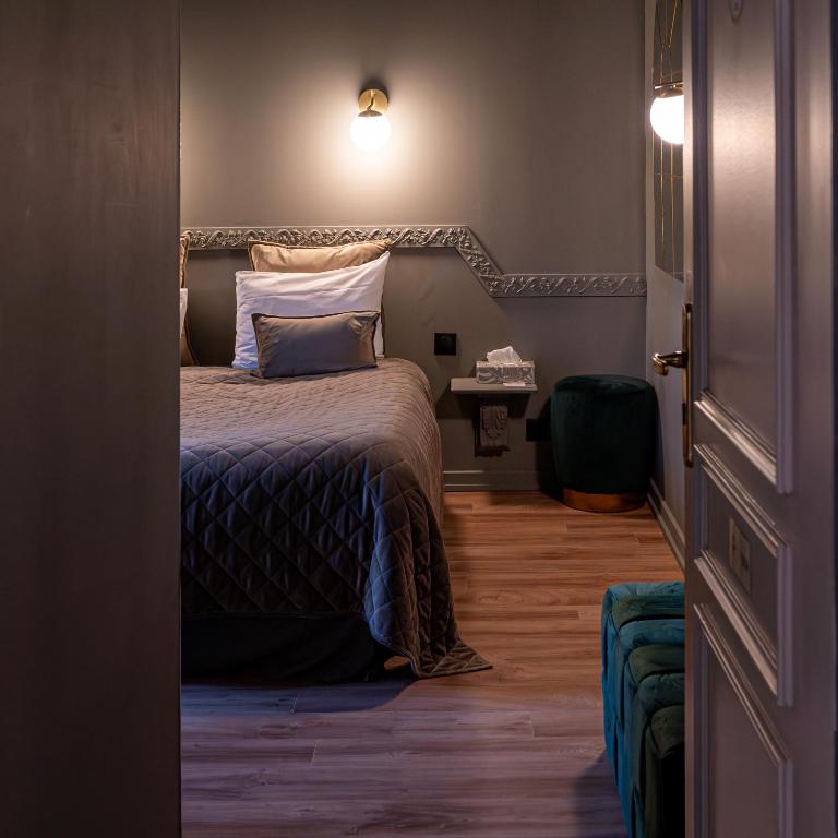 HOTEL DES DAUPHINS - Chambre Supérieure Lit Queen-Size - 1