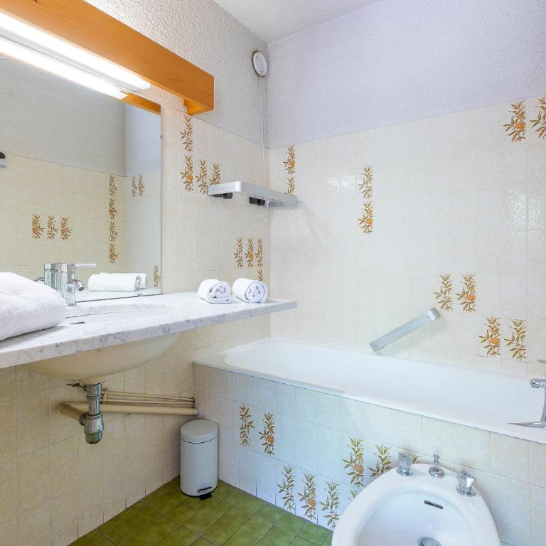 Hôtel les Bains - Chambre Double avec Balcon - 3
