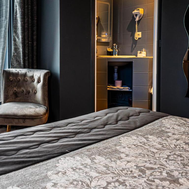 HOTEL DES DAUPHINS - Chambre Supérieure Lit Queen-Size - 5