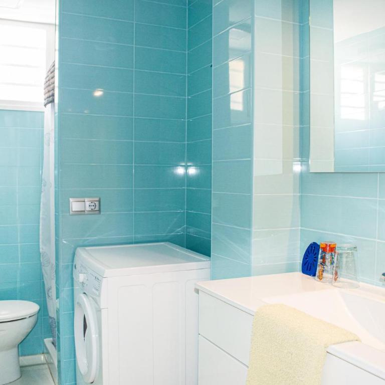 2 Bedroom Gorgeous Apartment In Torremolinos - Apartamento de 2 dormitorios - 10