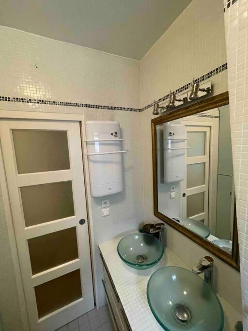 Spacious and convenient 2 BR flat in Paris centre - Appartement 2 Chambres - 17