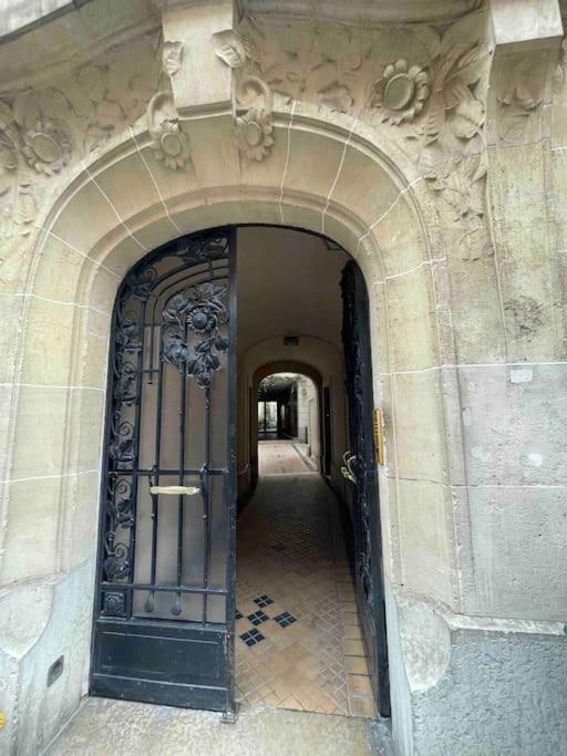 Spacious and convenient 2 BR flat in Paris centre - Appartement 2 Chambres - 28