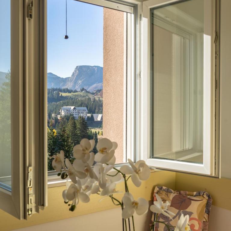 Whispering pines apartment - One-Bedroom Apartment - 17
