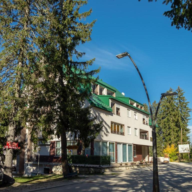 Whispering pines apartment - One-Bedroom Apartment - 29