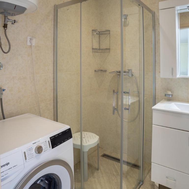 Whispering pines apartment - One-Bedroom Apartment - 26