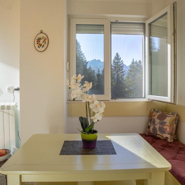 Whispering pines apartment - One-Bedroom Apartment - 18