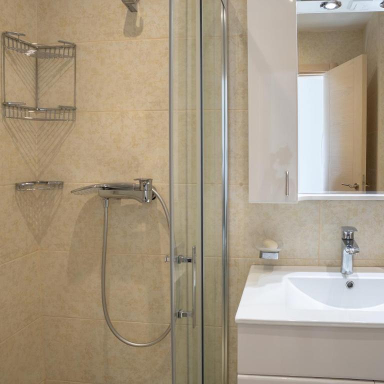 Whispering pines apartment - One-Bedroom Apartment - 28