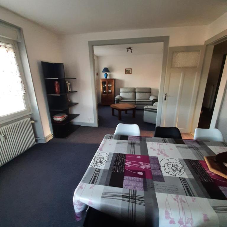 F6 2e étage 4 chambres Gerardmer Centre - Appartement - 1