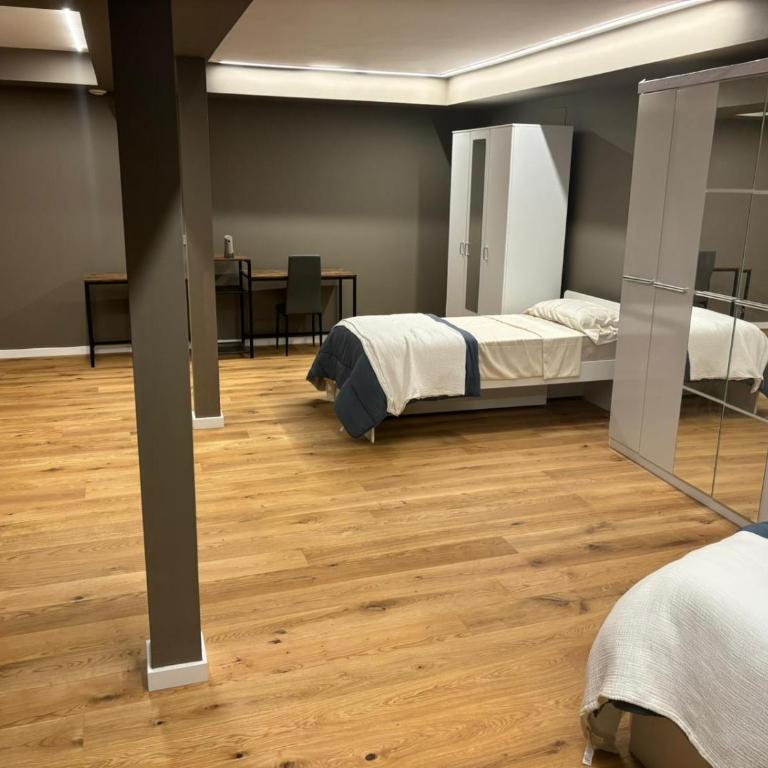 esplugues de llobregat - Four-Bedroom House - 4