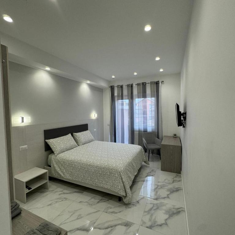 Alba White - Deluxe Double or Twin Room with Balcony - 11