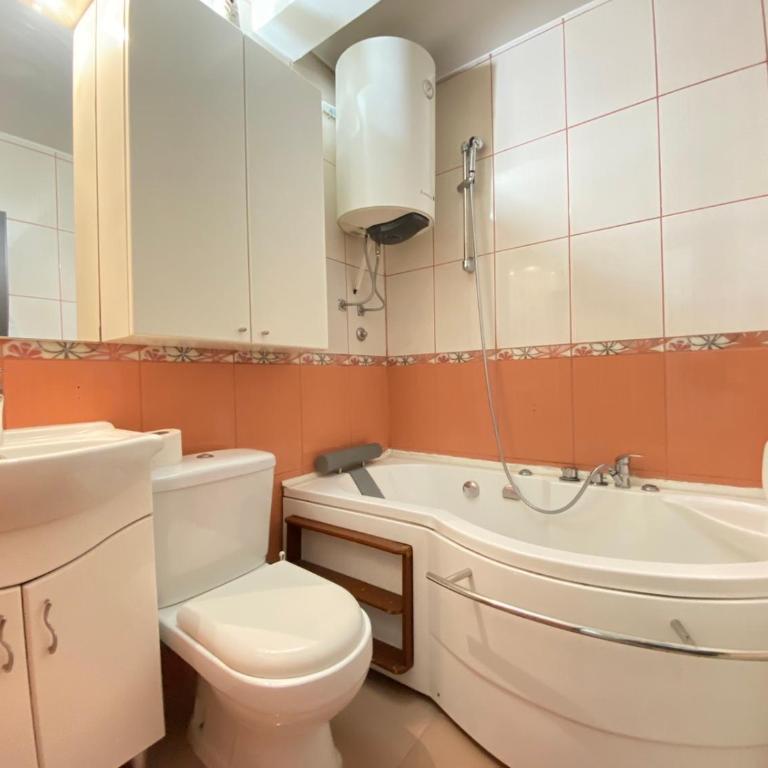 Stan u strogom centru grada - Apartman sa 2 Spavaće Sobe i Pogledom na Grad - 10