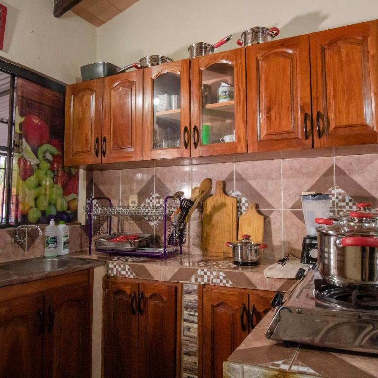 La Casita de Aregua - Three-Bedroom House - 11