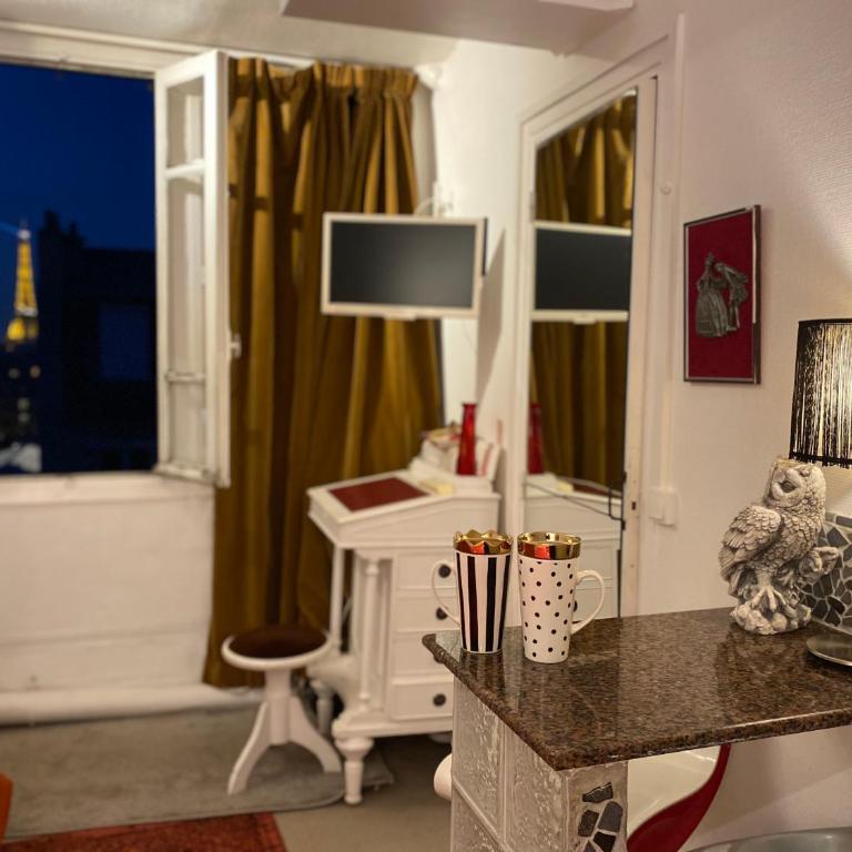 Studio chic Paris Tour Eiffel Near Eiffel tower 7th floor - Appartement 1 Chambre - 17